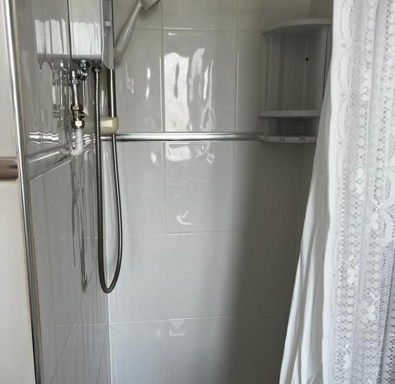 חדר סטנדרט יחיד, Delton