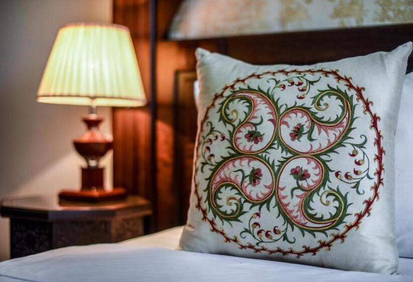 غرفة قياسية, Orient Star