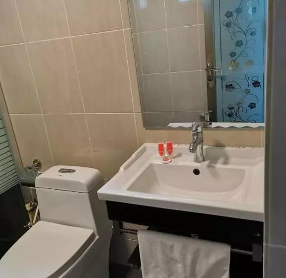 اتاق لوکس با تخت بزرگ, Palace Inn
