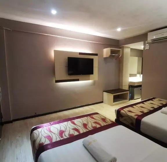 سوییت سوپریور, Palace Inn