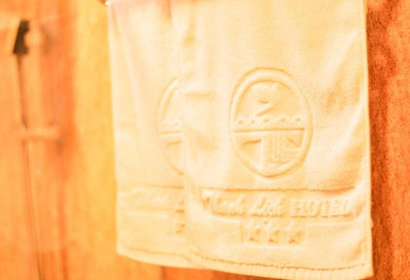 اتاق لوکس با چشمانداز شهر, Thanh Lich Hue