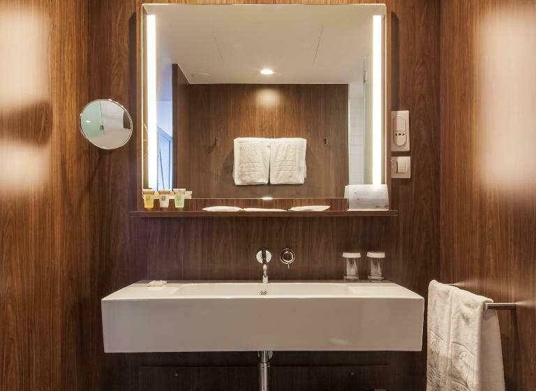 اتاق ساده سه نفره, Vincci Porto