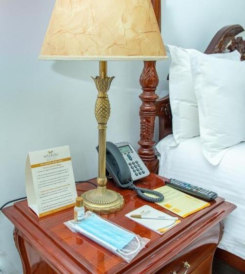 Полулюкс, Weston