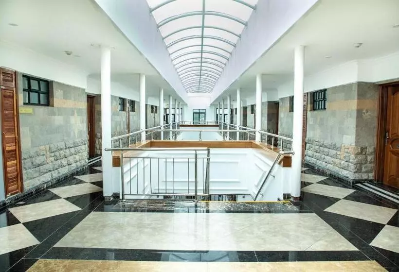 اتاق سوپریور, Weston