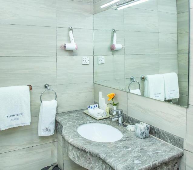 Полулюкс, Weston