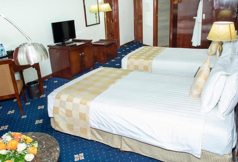 Номер Superior, Weston