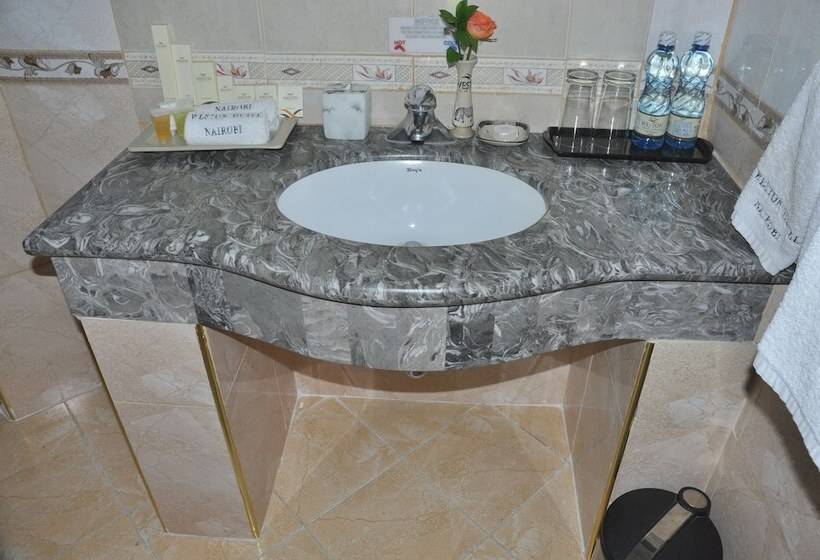 Номер Superior, Weston