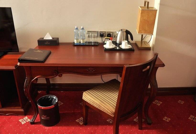 Номер Superior, Weston