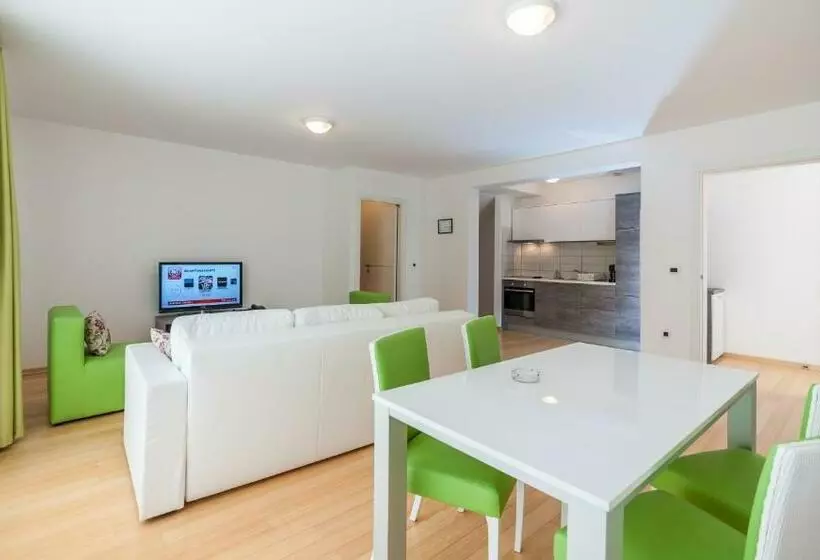 １ベッドルームのコンフォーとアパートメント, Sunnyside Apartments Petrčane