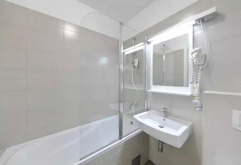 ２ベッドルームのコンフォートアパートメント, Sunnyside Apartments Petrčane
