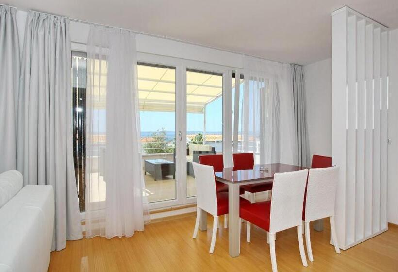 ２ベッドルームのスーペリアアパートメント, Sunnyside Apartments Petrčane