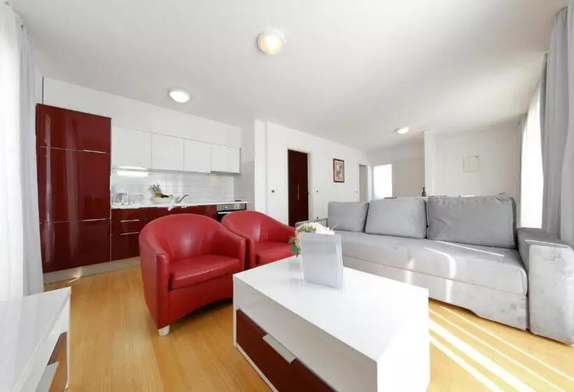 ２ベッドルームのスーペリアアパートメント, Sunnyside Apartments Petrčane