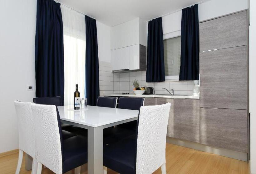 プレミアム２ベッドルームアパート, Sunnyside Apartments Petrčane