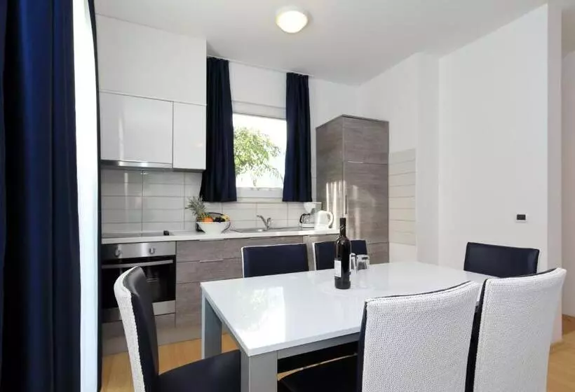 プレミアム２ベッドルームアパート, Sunnyside Apartments Petrčane