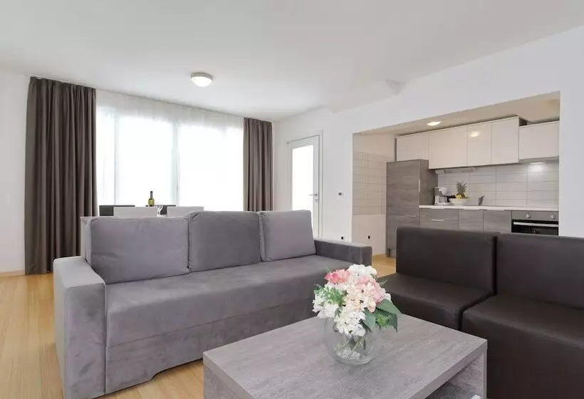１ベッドルームのコンフォーとアパートメント, Sunnyside Apartments Petrčane
