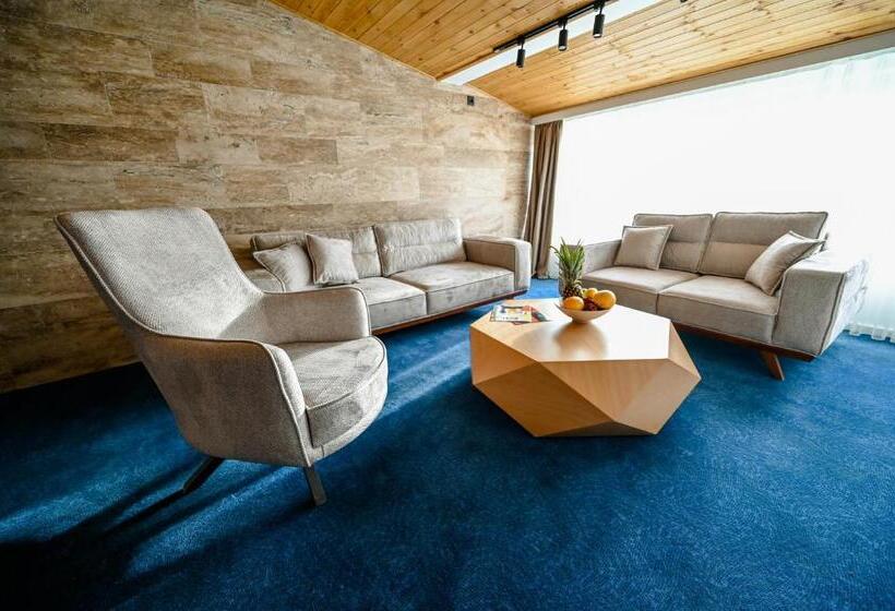 سوییت لوکس, Borovi Forest Resort & Spa