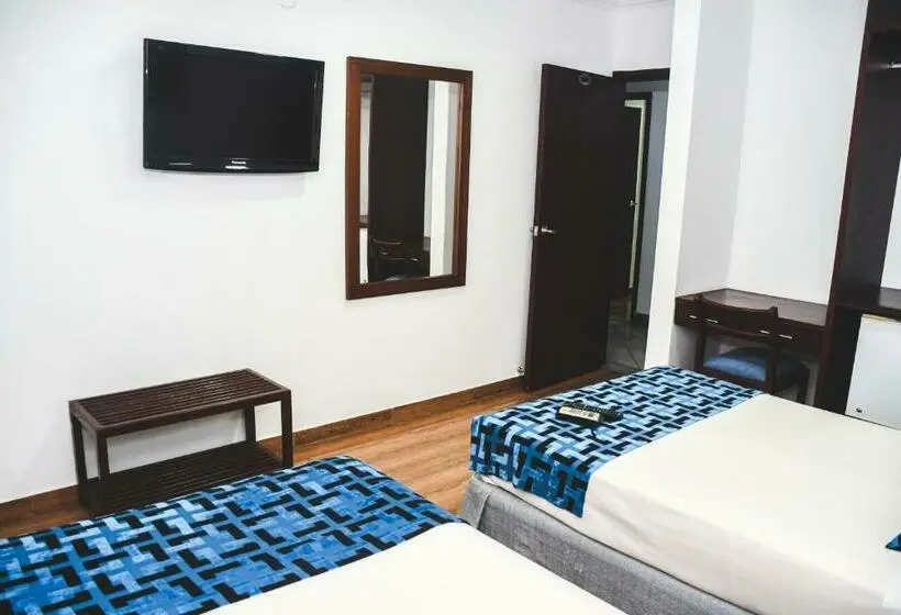 Basic Kolmen Hengen Huone, Kamani Florencia