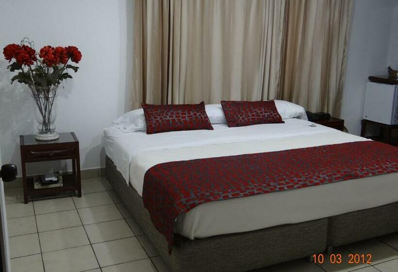 חדר דחוקס עם מיטת קינג, Kamani Florencia