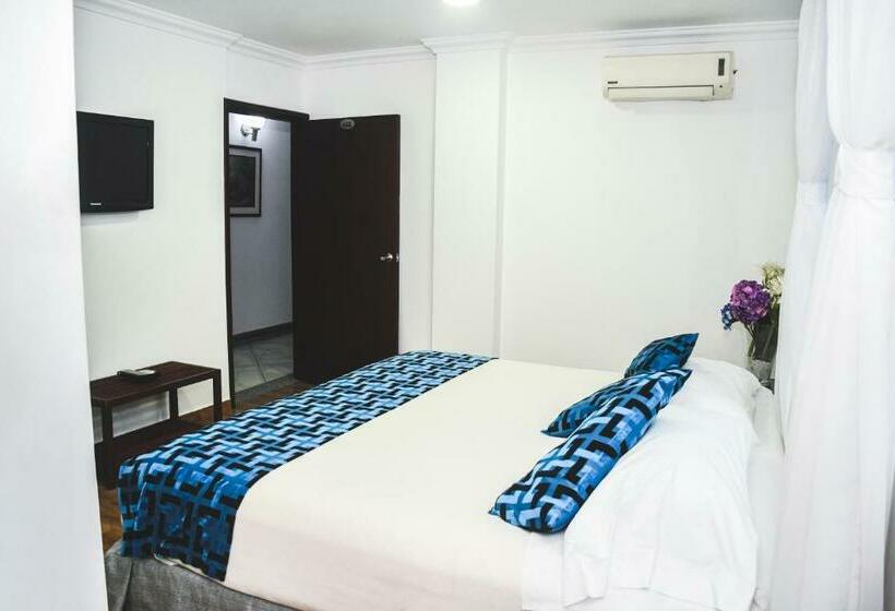 חדר דחוקס עם מיטת קינג, Kamani Florencia