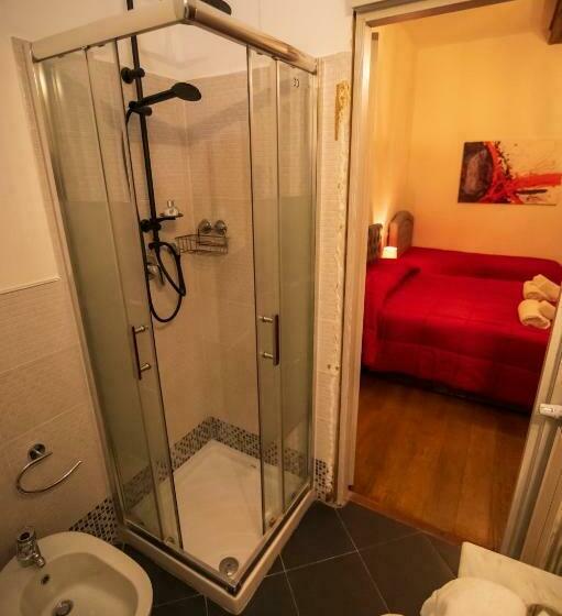 اتاق استاندارد سه نفره, Le Stanze Dei Ghibellini