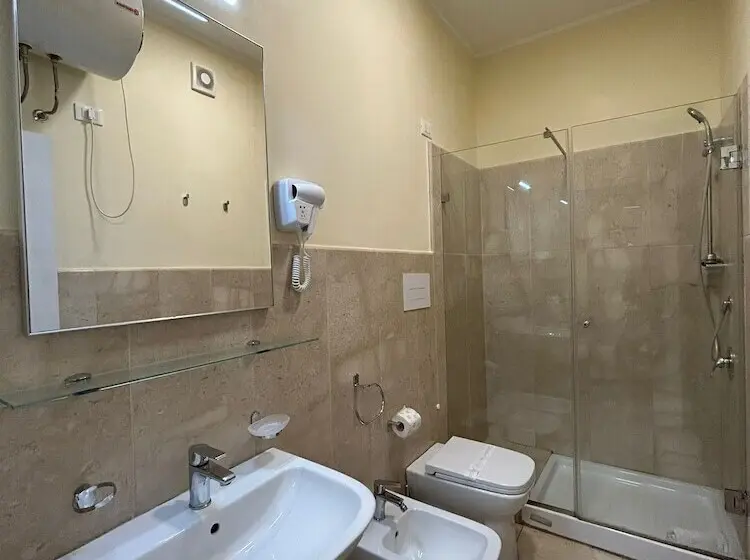 اتاق استاندارد یک نفره, 55 Aira