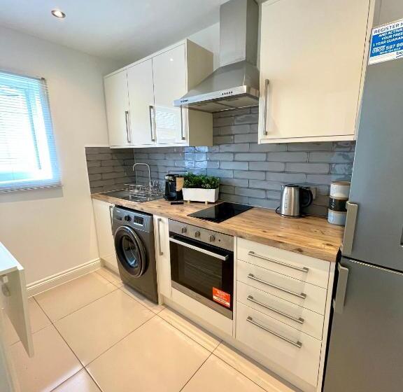 إستوديو قياسى, Beautiful Studio Flat