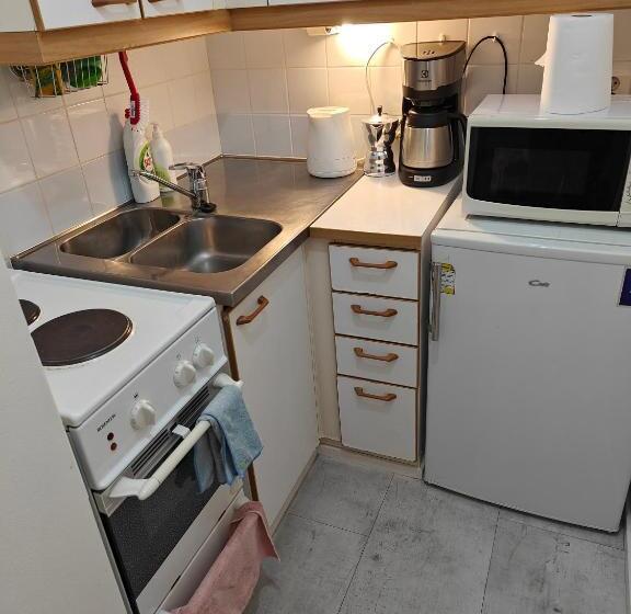 اتاق استاندارد, Nest Hostel