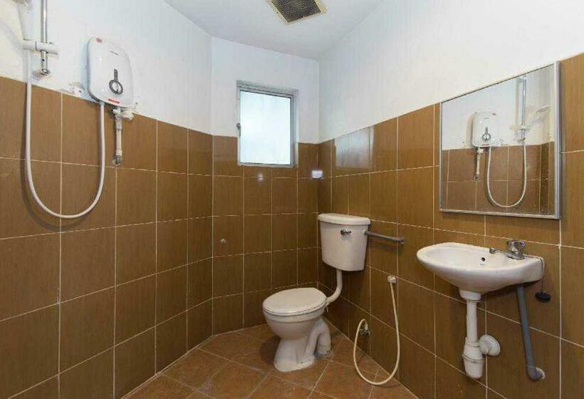 Quarto Triplo Clássico, Oyo 70230  Rajeshwari Plaza