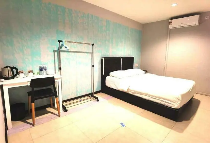 اتاق استاندارد با سرویس بهداشتی مشترک, Oyo Home 90667 Chen Room Bs