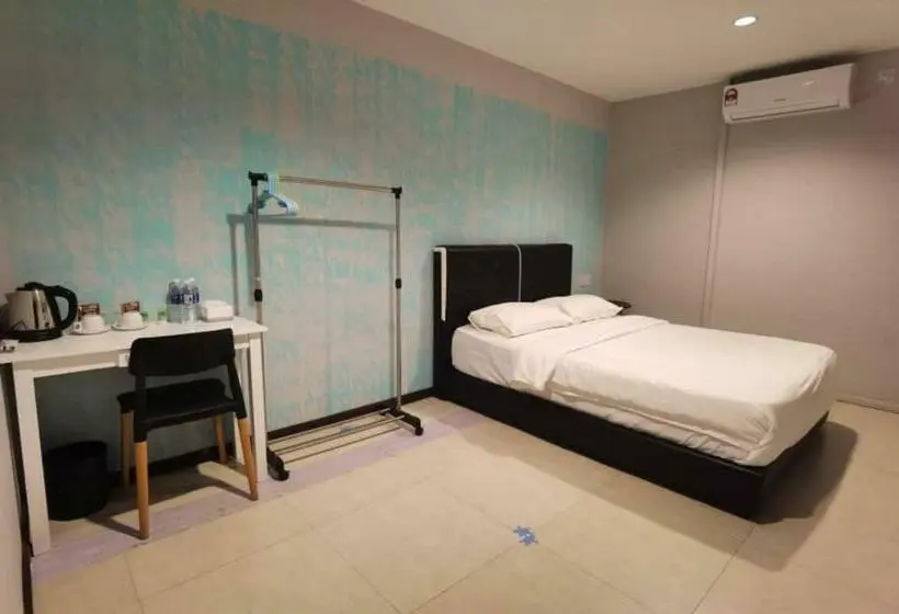 اتاق استاندارد با سرویس بهداشتی مشترک, Oyo Home 90667 Chen Room Bs