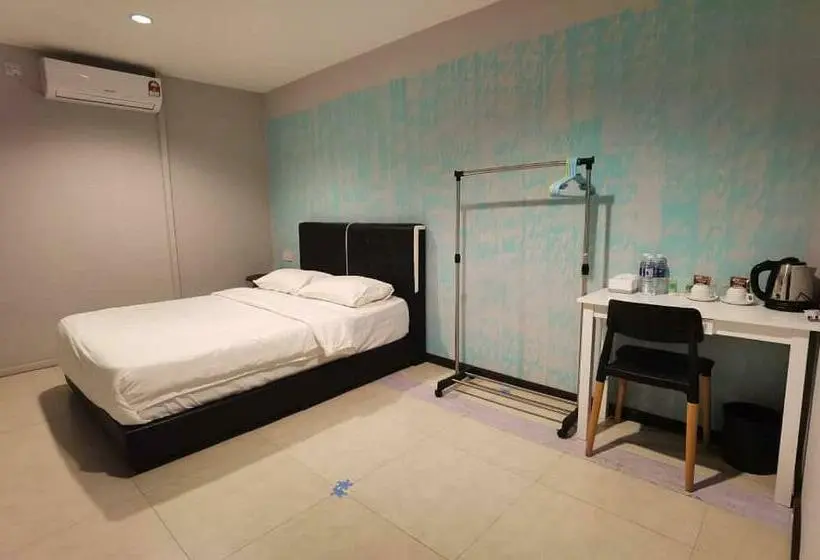 اتاق استاندارد با سرویس بهداشتی مشترک, Oyo Home 90667 Chen Room Bs