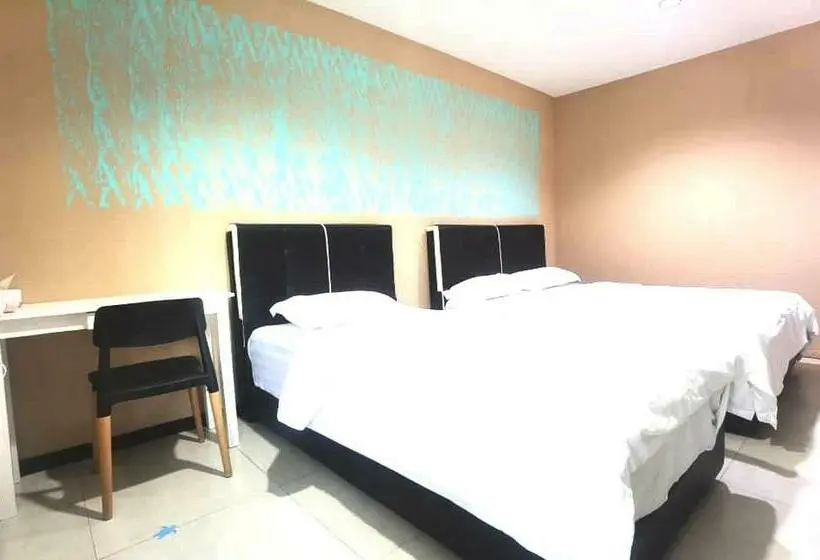 اتاق خانوادگی, Oyo Home 90667 Chen Room Bs
