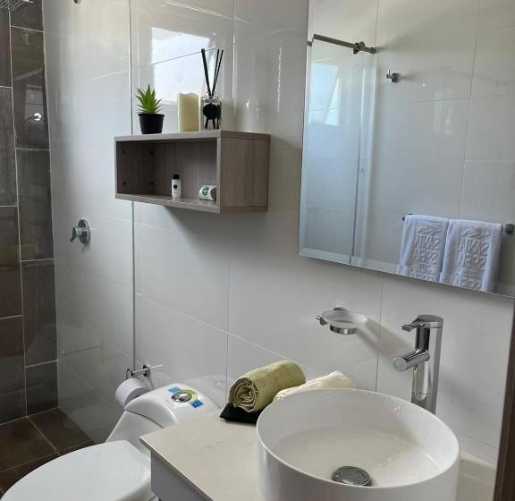 Quarto Estandar, Santa Sofia