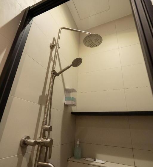 חדר סופריור, The Magazine Boutique