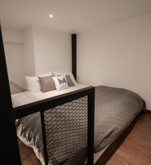 חדר משפחתי דלוקס, The Magazine Boutique