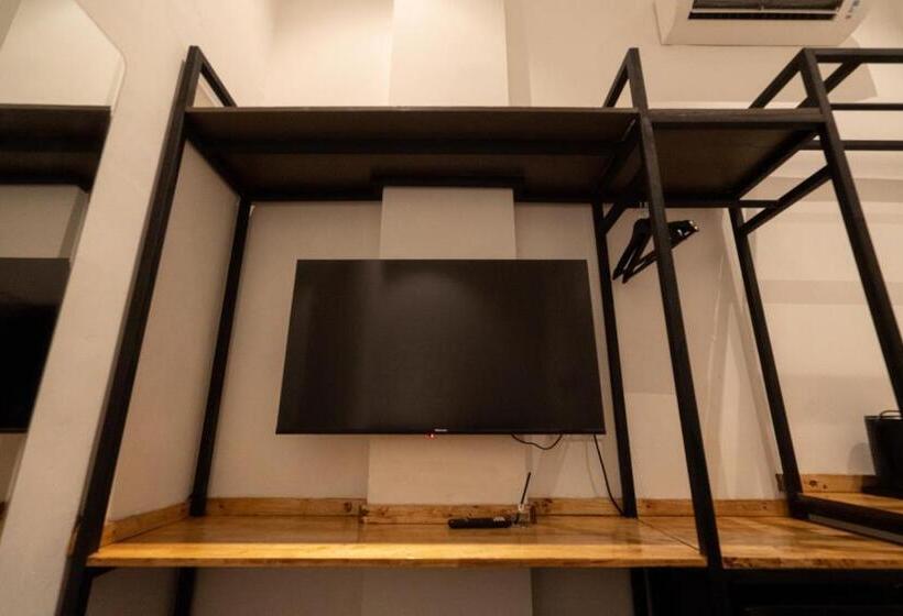 חדר סופריור, The Magazine Boutique