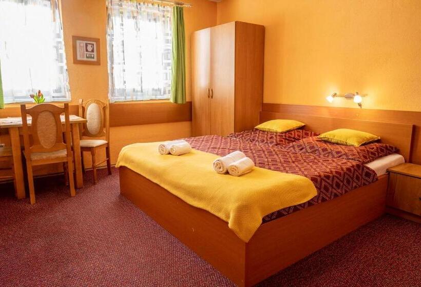 复式房间, Jurika Liptov