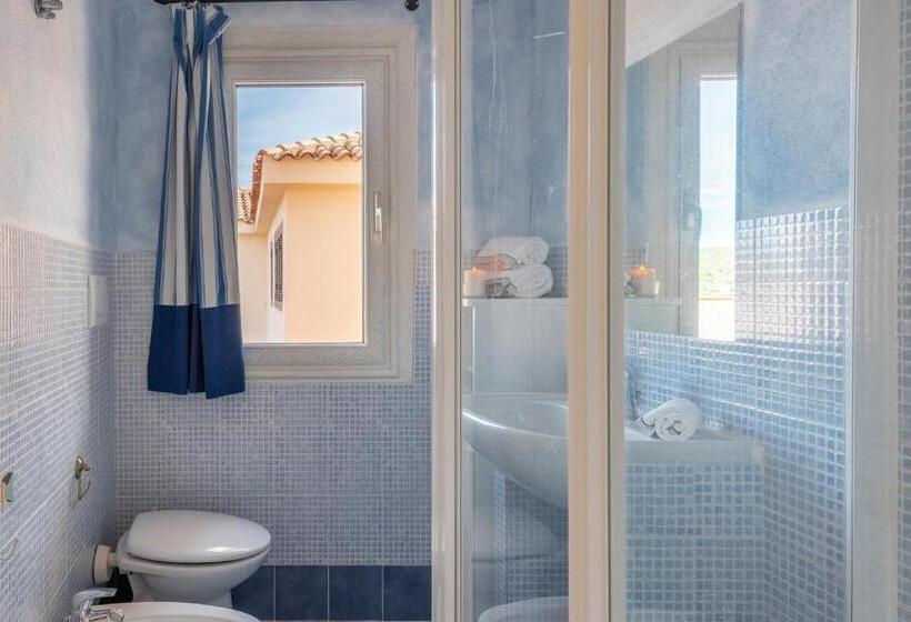 آپارتمان 1 خوابه با چشم‌انداز دریا, Residence A Golfo Di Marinella A 450 Mt Dal Mare