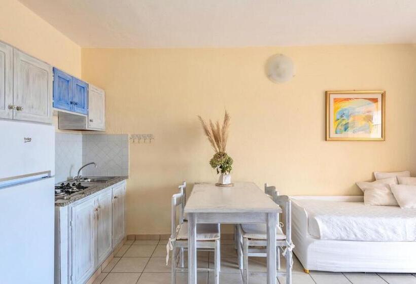 آپارتمان 1 خوابه با چشم‌انداز دریا, Residence A Golfo Di Marinella A 450 Mt Dal Mare