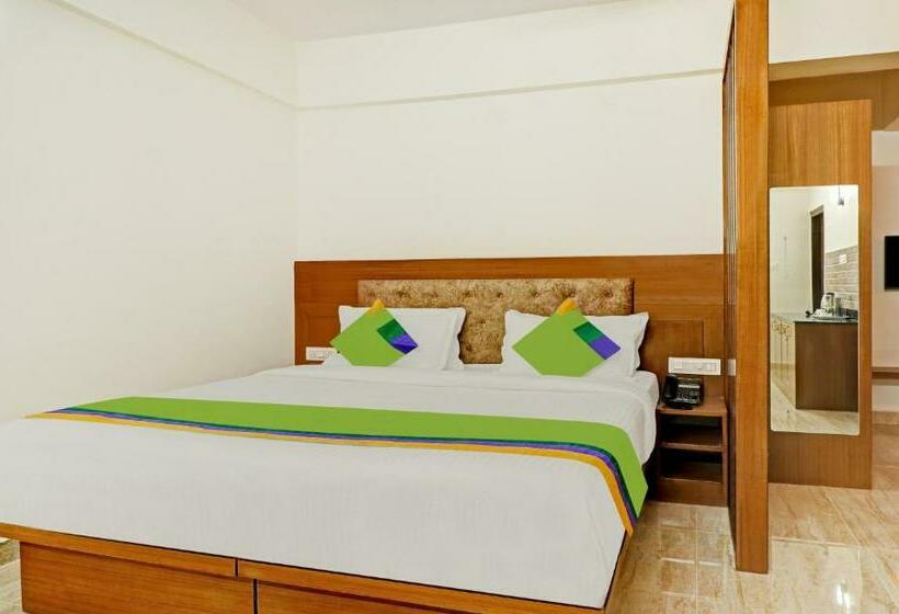 Quarto Deluxe, Treebo Celebrity Hotels And Suites