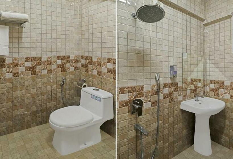 Quarto Deluxe, Treebo Celebrity Hotels And Suites