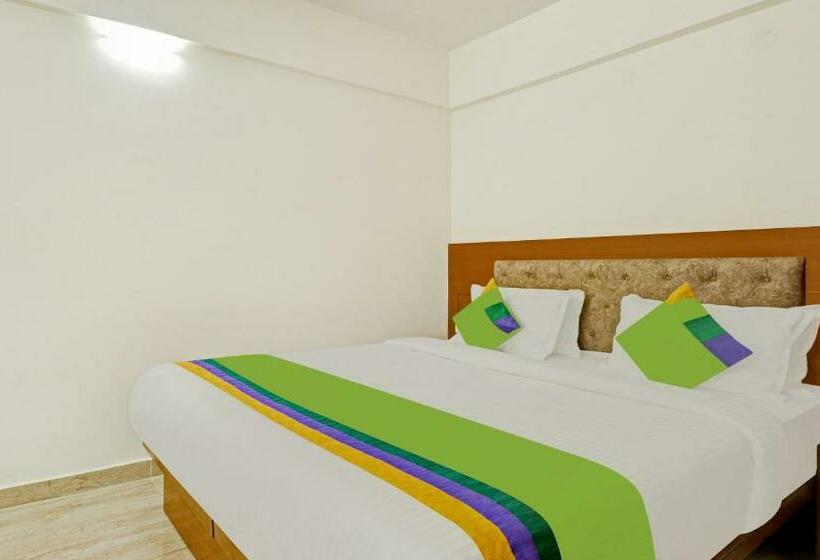 Quarto Deluxe, Treebo Celebrity Hotels And Suites