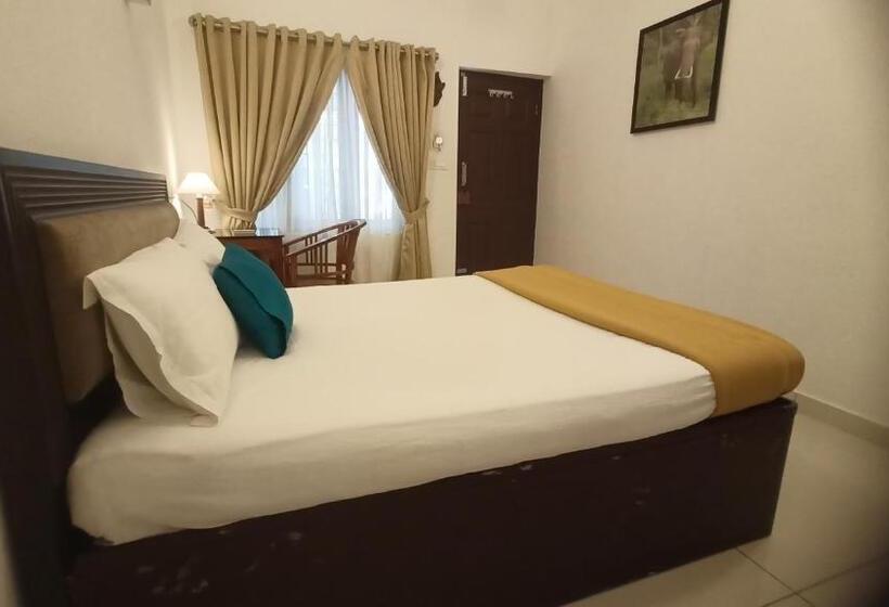 חדר דלוקס, Athirapilly On The Rocks