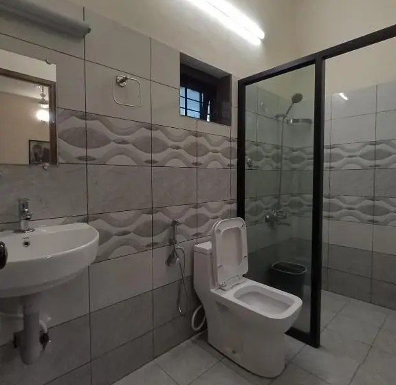 Chambre Supérieure Lit King Size, Athirapilly On The Rocks