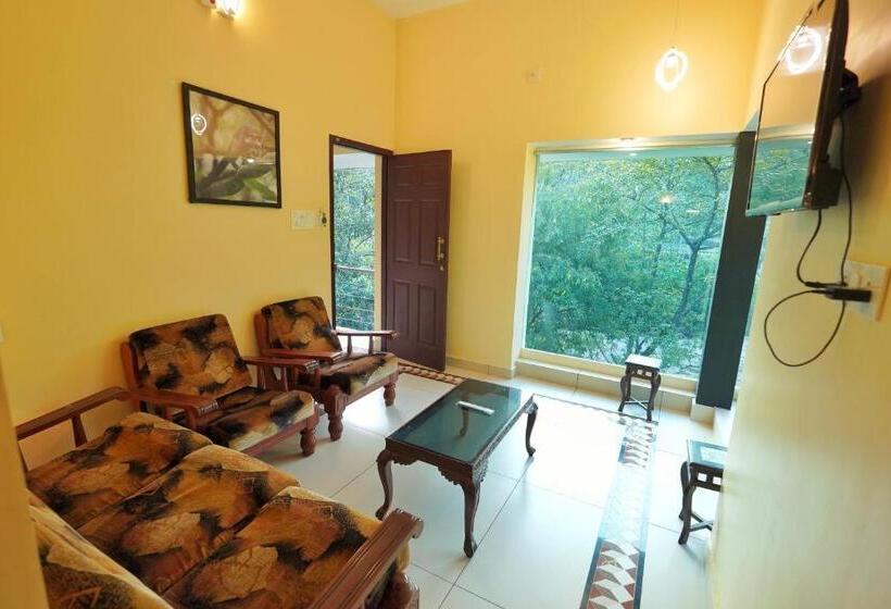 디럭스 룸 킹사이즈 침대, Athirapilly On The Rocks