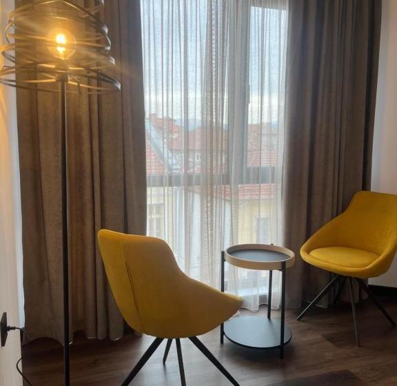 إستوديو قياسى سرير كينج, Niks