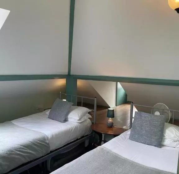 スタンダード４人部屋, Lamp Post Villa Guest House