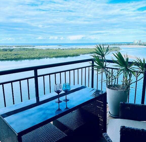 2 Bedrooms Apartment River View, Banyandah Towers