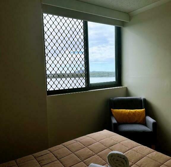 2 Bedrooms Apartment River View, Banyandah Towers