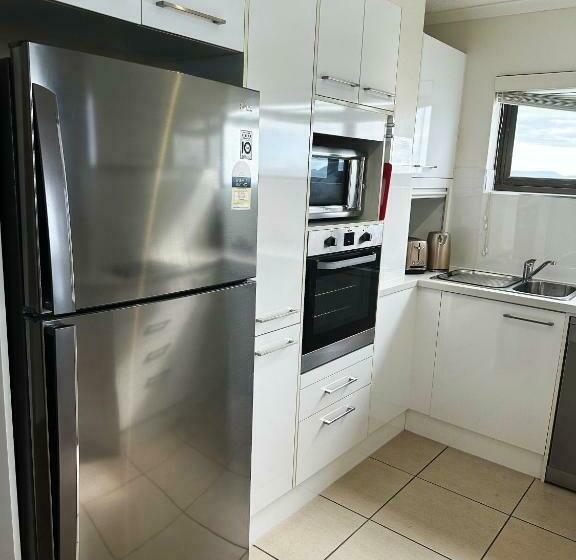 2 Bedrooms Apartment River View, Banyandah Towers